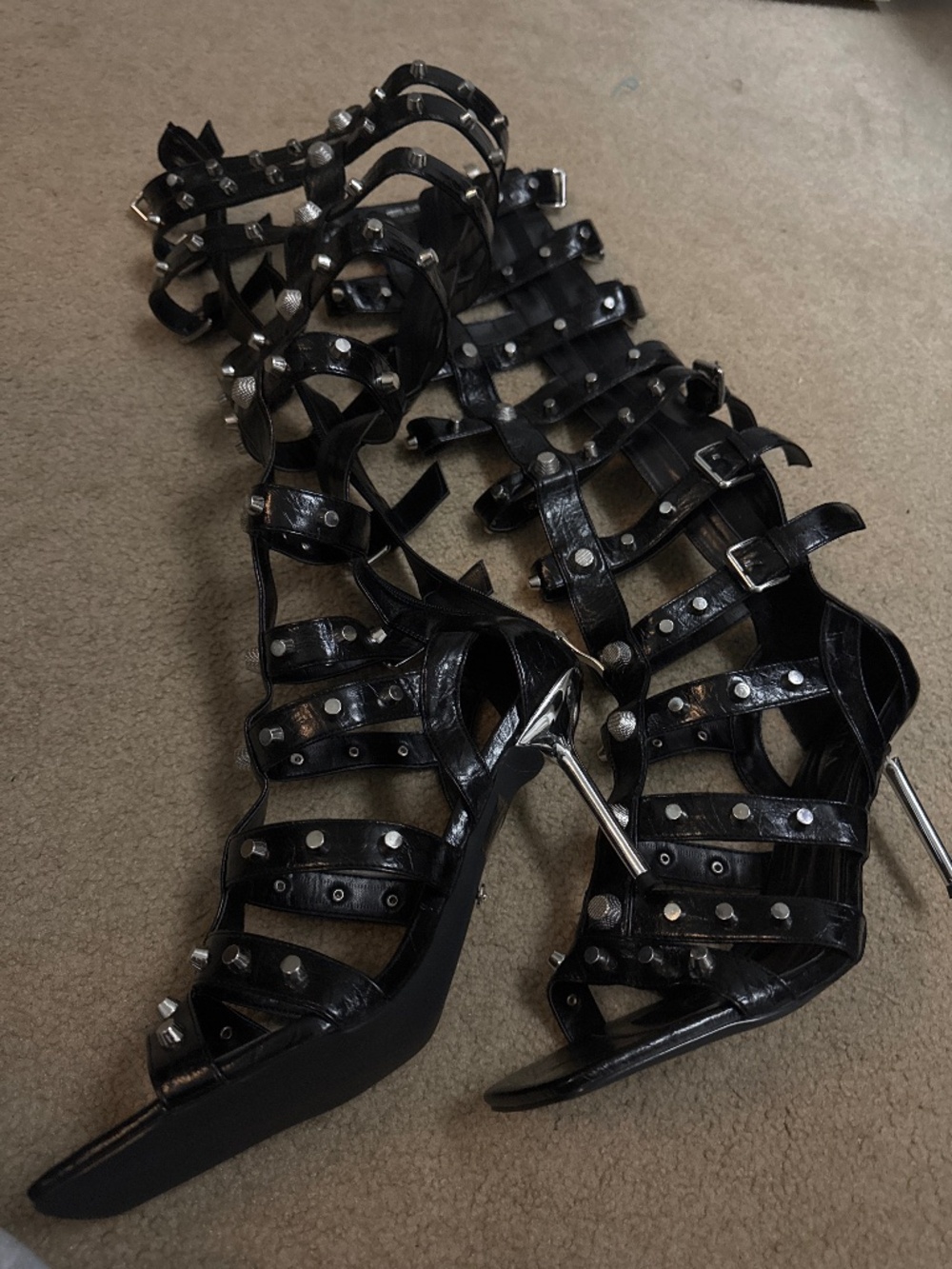 AKIRA AKIRA GOLD HARDWARE EMBELLISHED BLACK GLADIATOR SANDAL Size 1111